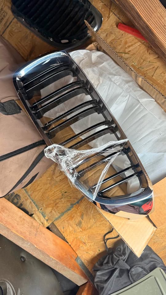 BMW F32 / F82 M4 Chrome Kidney Grilles — Double-Slat