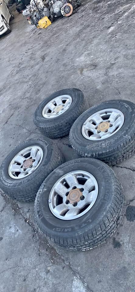1998 Toyota 4Runner OEM Wheels & Tires — Set