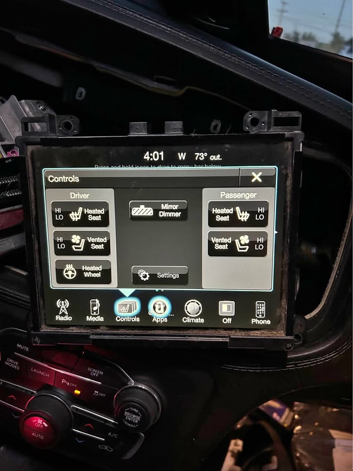 Mopar Uconnect 8.4 Display Screen - Chrysler 300 / Charger / Challenger (2015-2022)