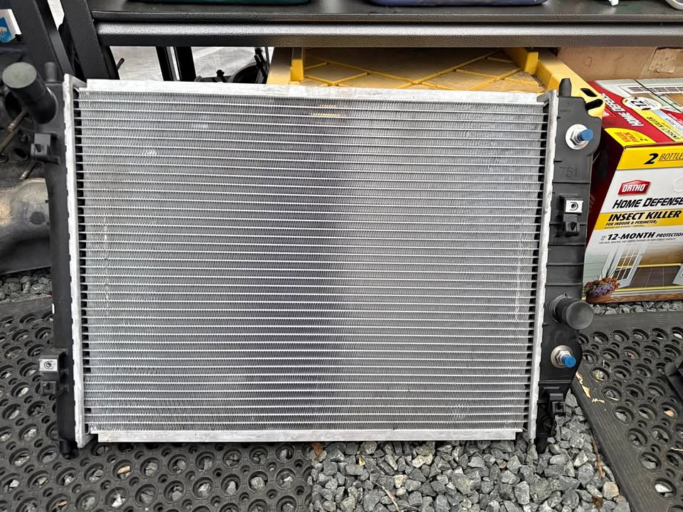 C6 Corvette Z06 Radiator Excellent condition low miles