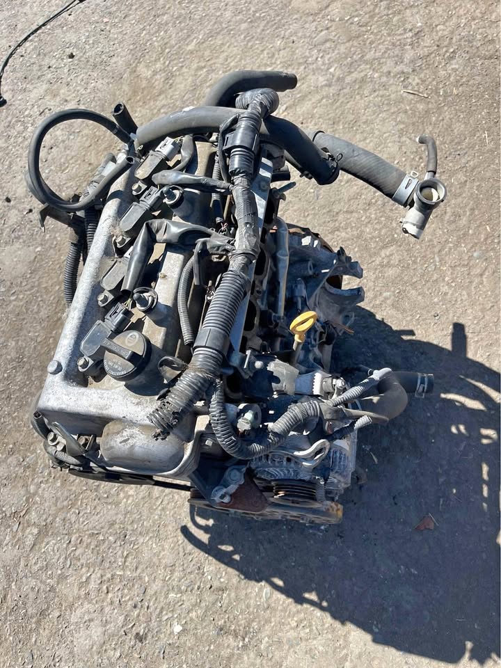 Engine 2006 Toyota Corolla low mileage