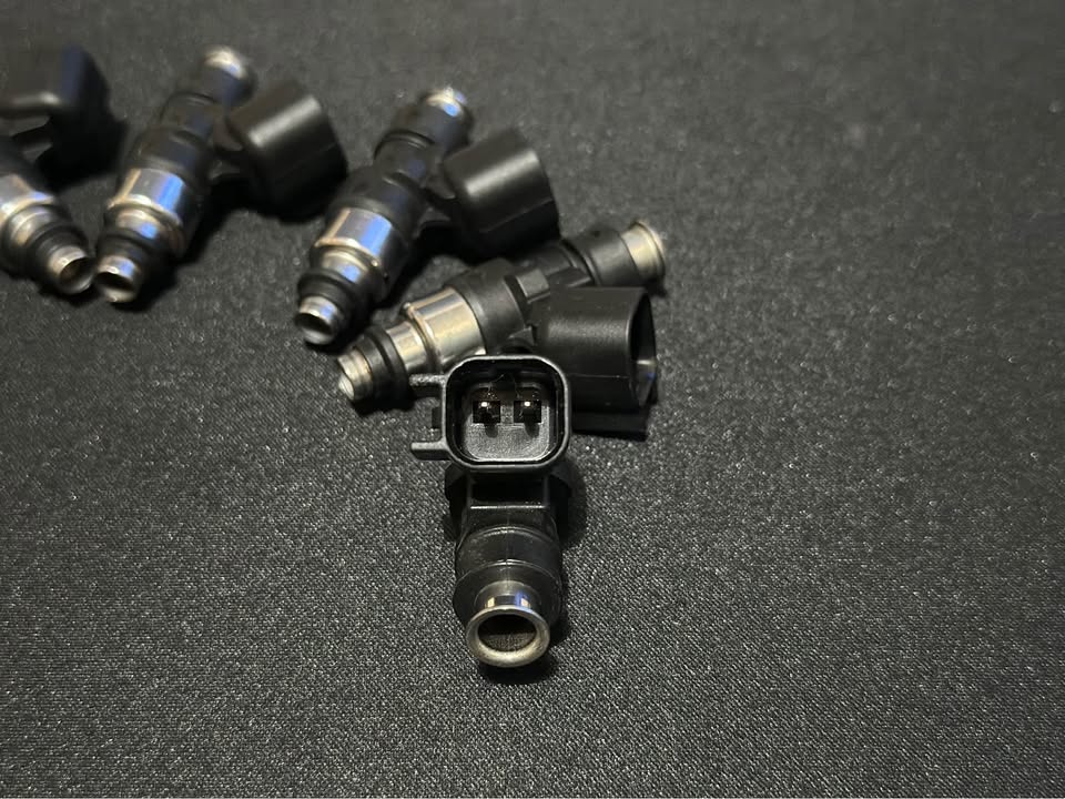 Genuine Bosch EV6/14 210lb/2200cc injectors