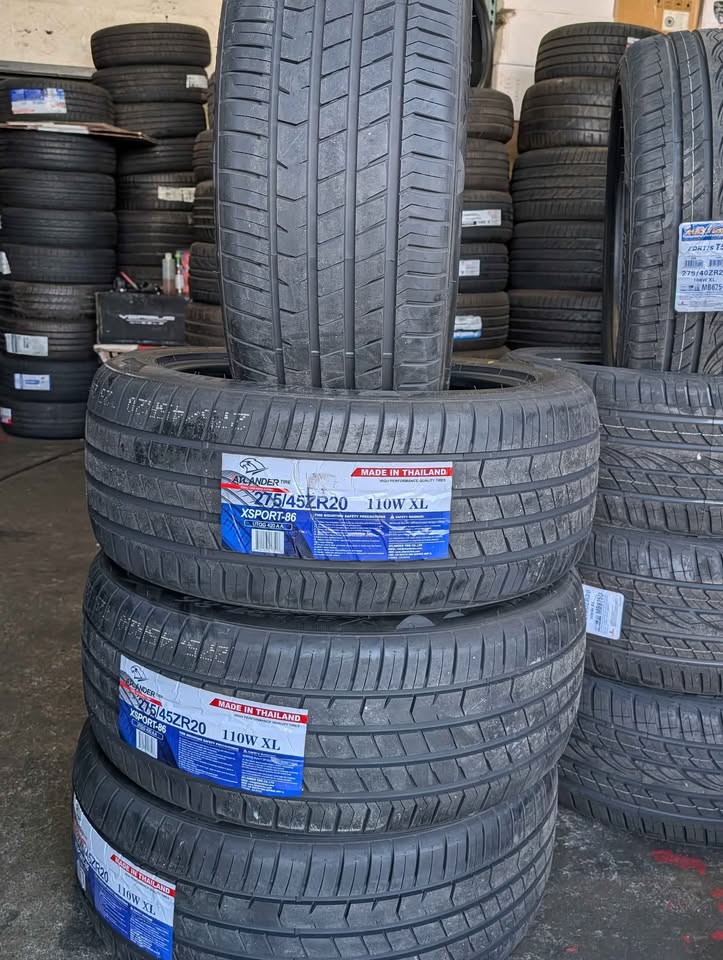 275/45/20 set of 4 brand new tires in 339$