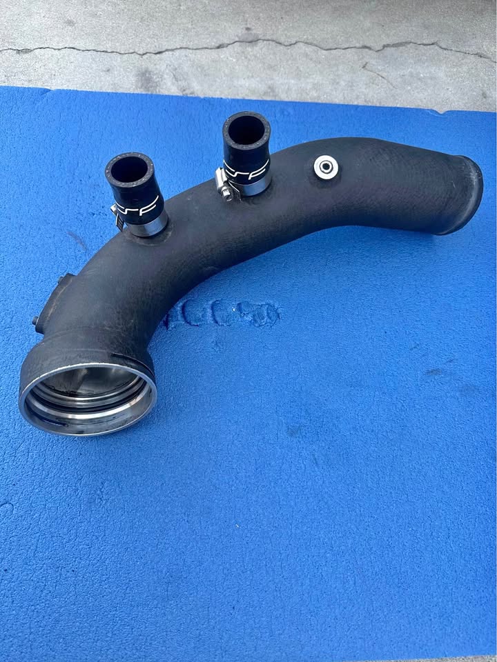 N54 335i VRSF Charge pipe with Stock Diverter Valves