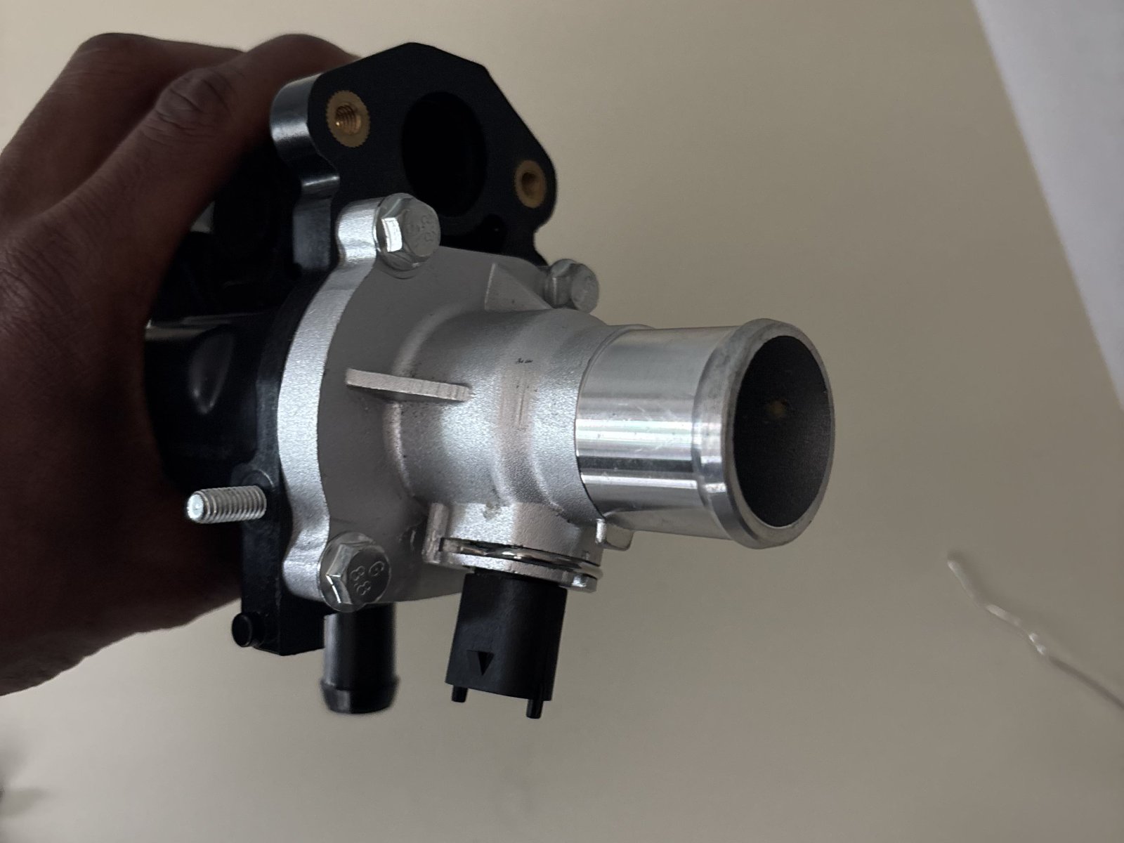 thermostat and thermostat housing