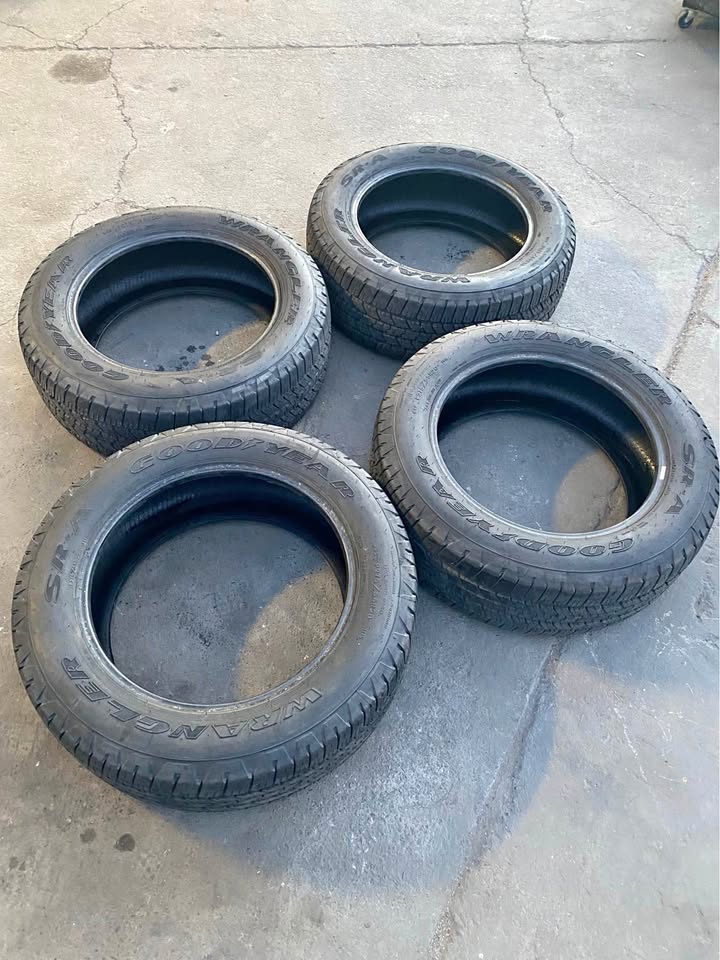 Goodyear Wrangler SR-A Tire Set of 4 (Used)