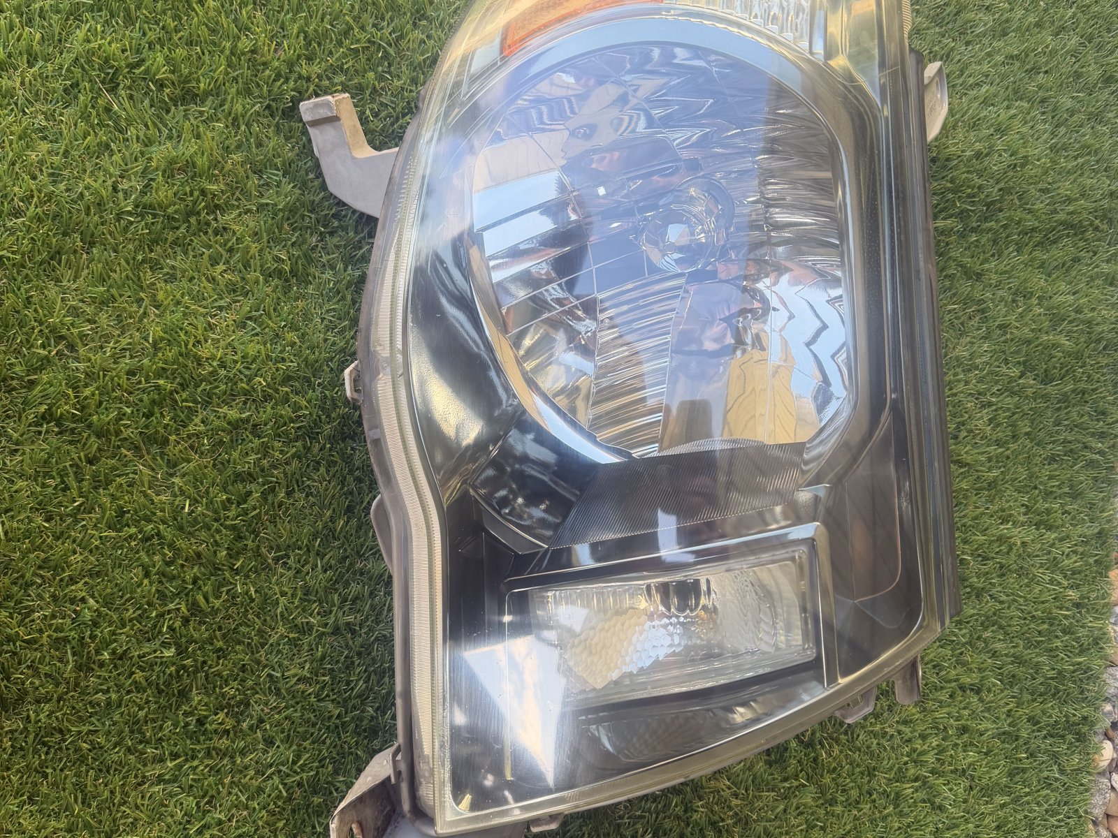 2005-2011 Toyota Tacoma Headlight Passenger Side