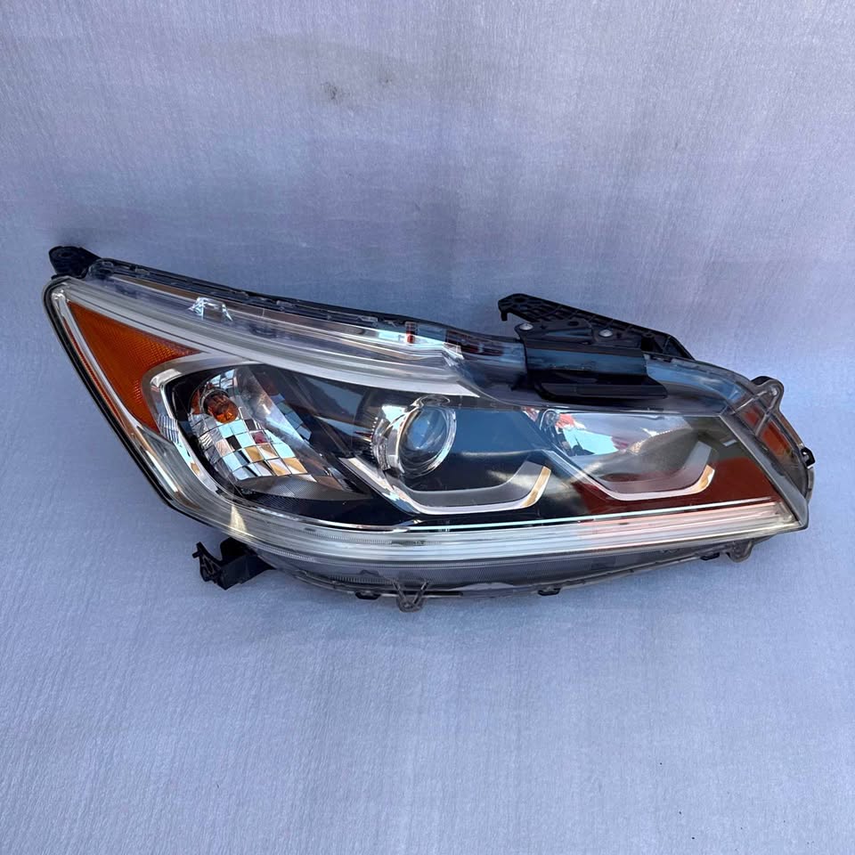 2016-2017 Honda Accord Right Passenger Halogen Headlight