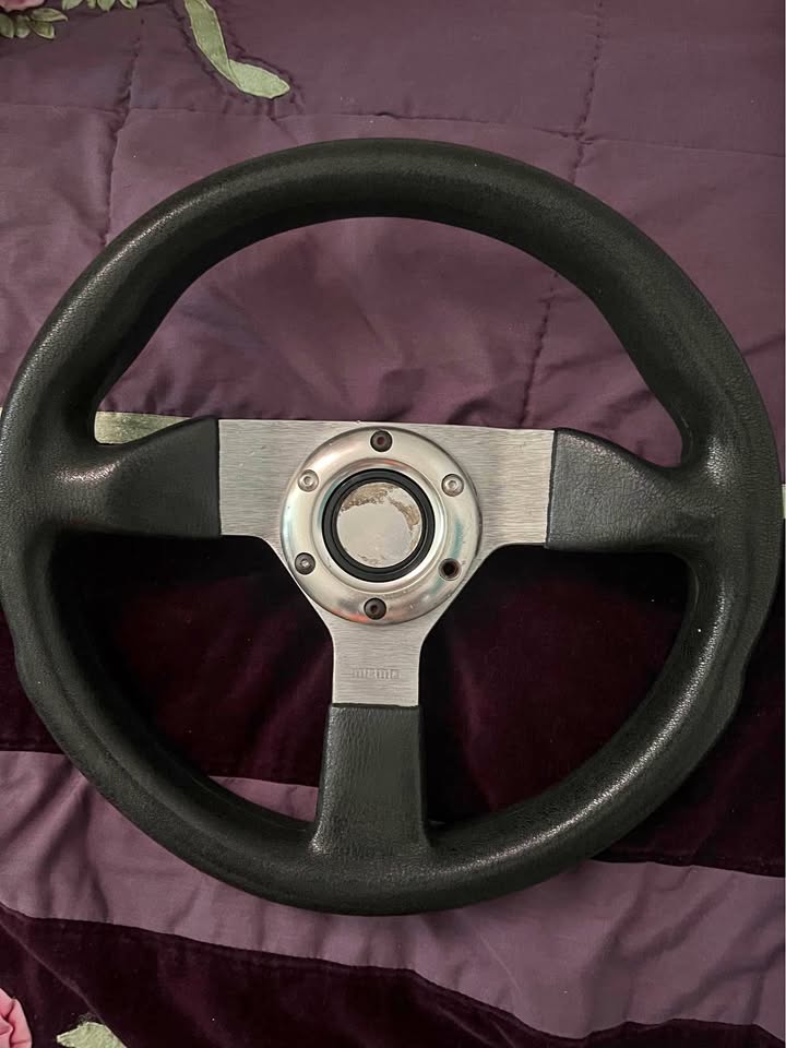 MOMO Steering wheel