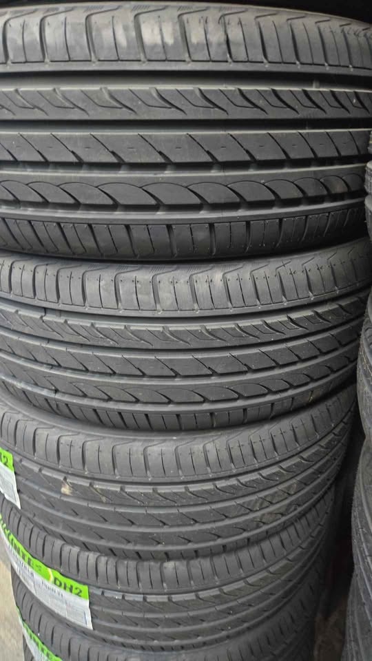 4 new Delente tires