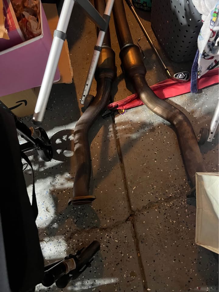 Ctsv v2 straight piped exhaust